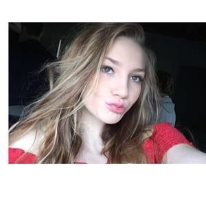 Meet your Posher, Holly